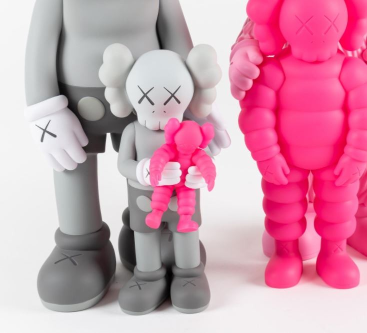 その他 MEDICOM TOY - kaws family grey/pink/fluoro pink KAWS | KAWS - FAMILY Figure - Grey Pink Version (2022