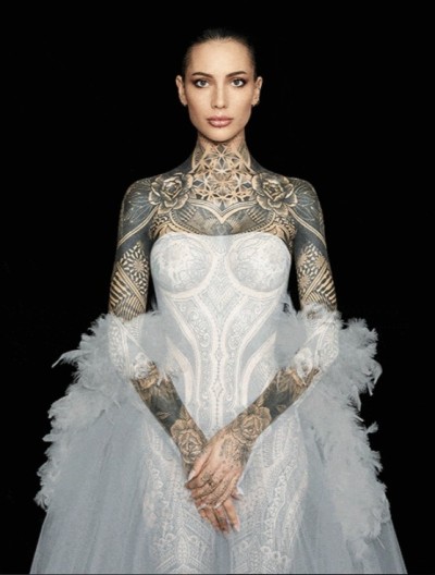 Cécile Plaisance - White Swan (5/8)