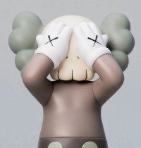 KAWS - Holiday in UK - Brown