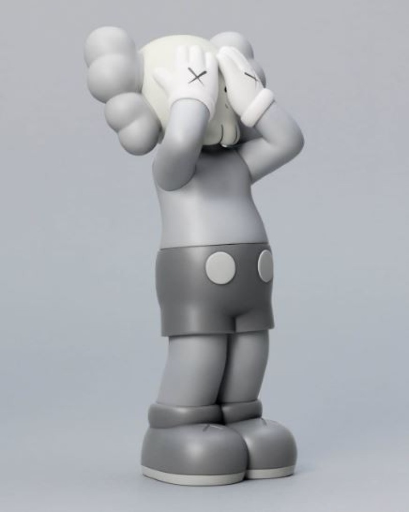 KAWS - Holiday in UK - Grey