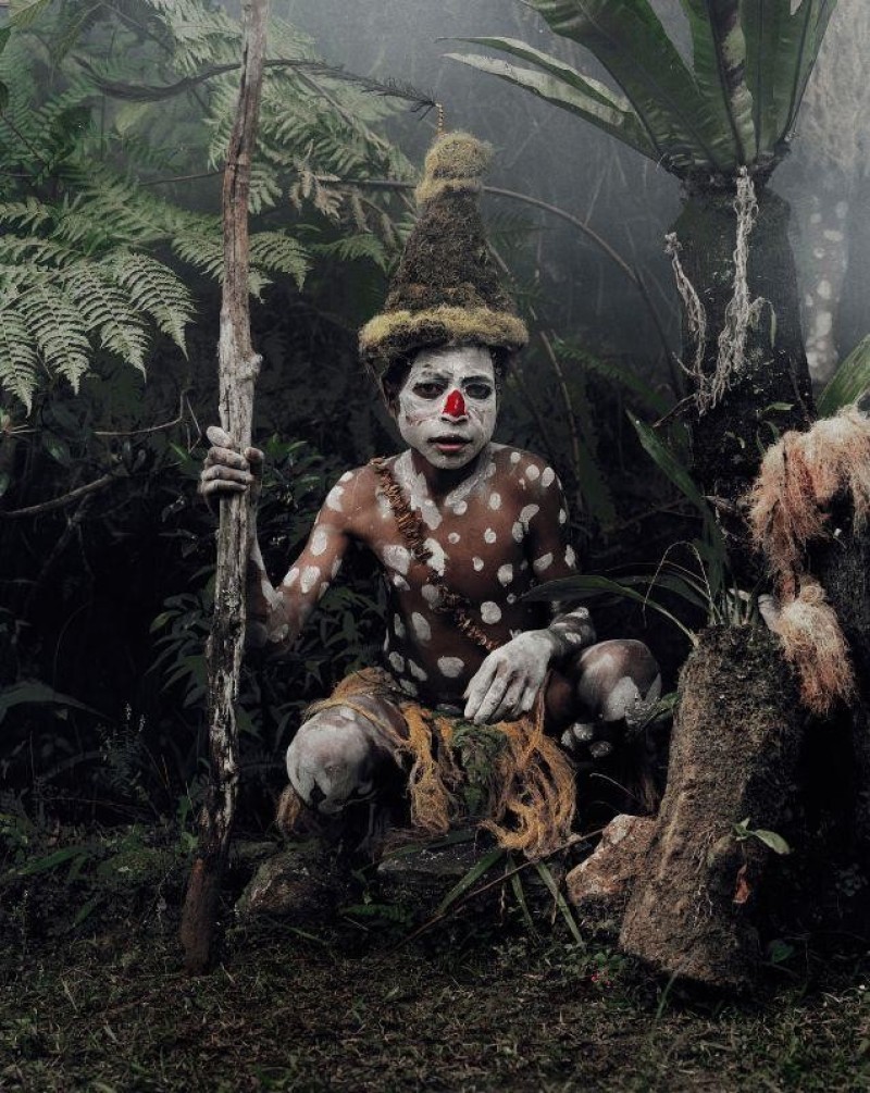 Jimmy Nelson - XV 59 Gogine Boy, Goroka, Eastern Highland, Papua New Guinea, 2010 (1/3)