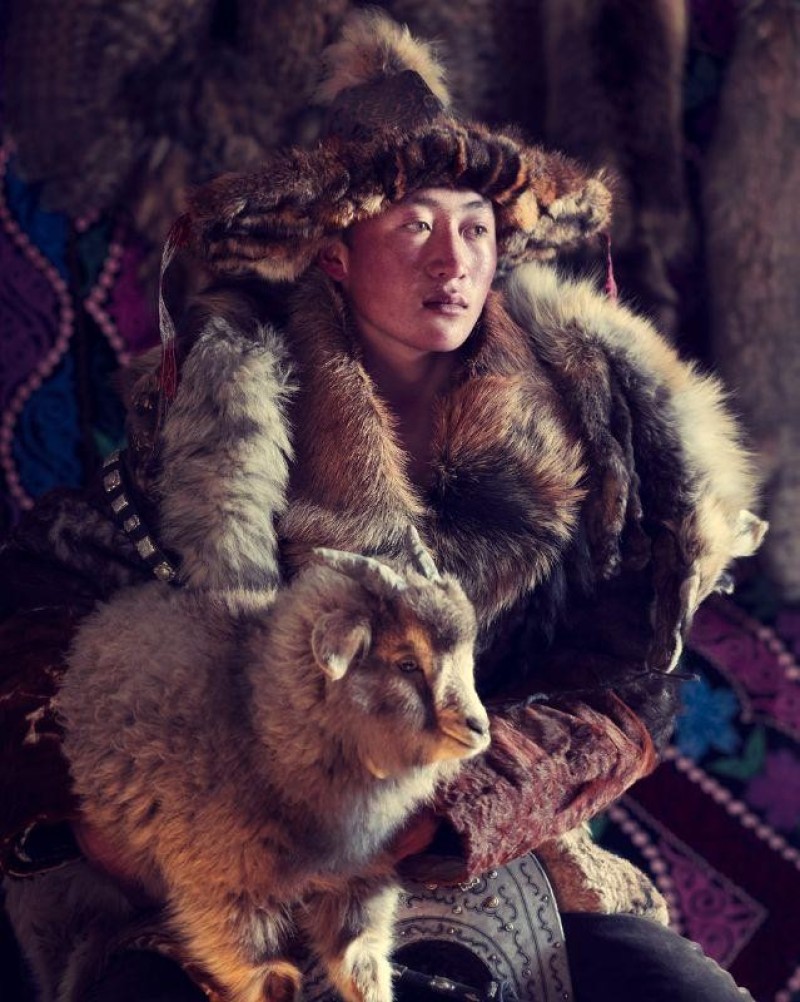 XXX 15 Esker Eagle hunter Sagsai, Bayan Ulgii Province, Mongolia 2017 |  AbrahamArt
